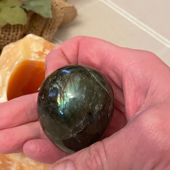 Green Labradorite in an egg shape with many inclusions.  L 8” x W  7” - Picture 2 of 10